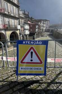Dezenas de vias condicionadas no distrito do Porto, 20 por inundações
